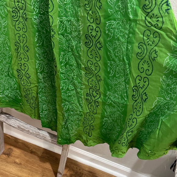 Shoreline Vibrant Green Dress with Sequin Details One Size - Picture 6 of 8